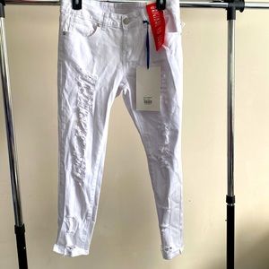 White distressed jeans